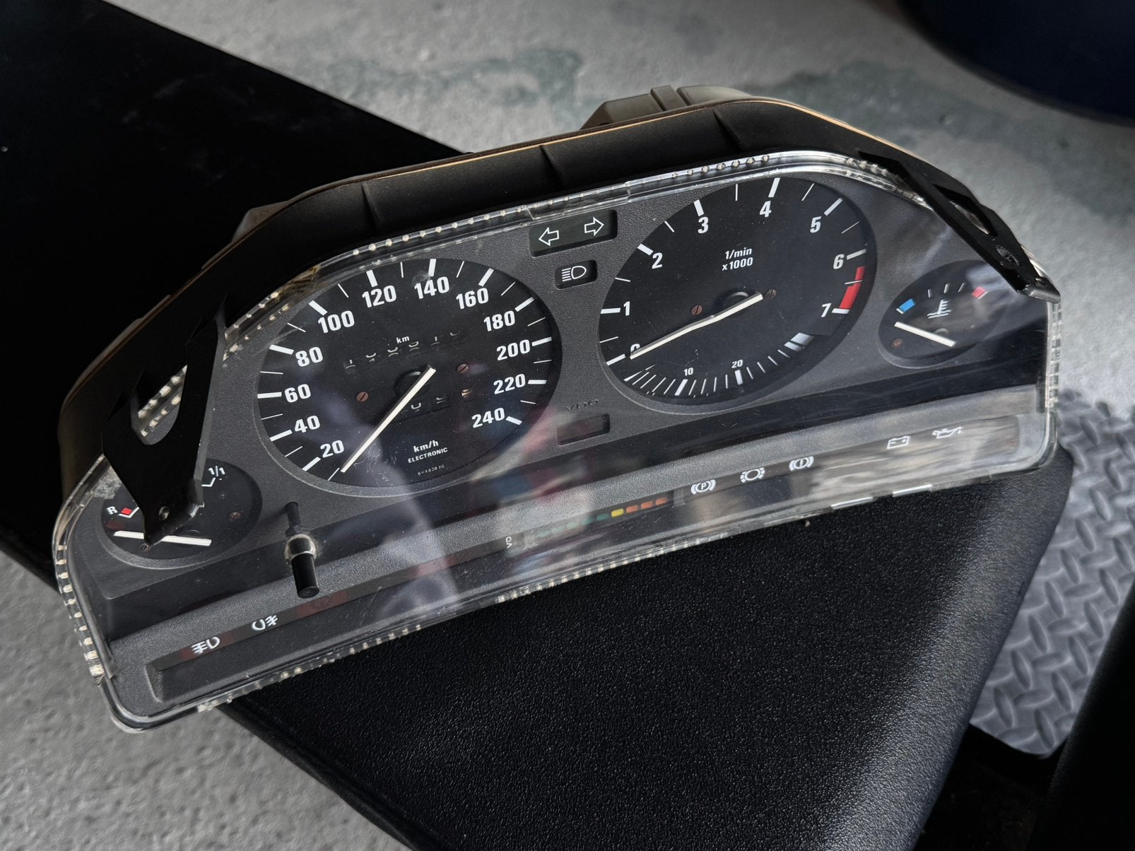 Compteur complet bmw e30 voir photos, Enlèvement ou Envoi, BMW