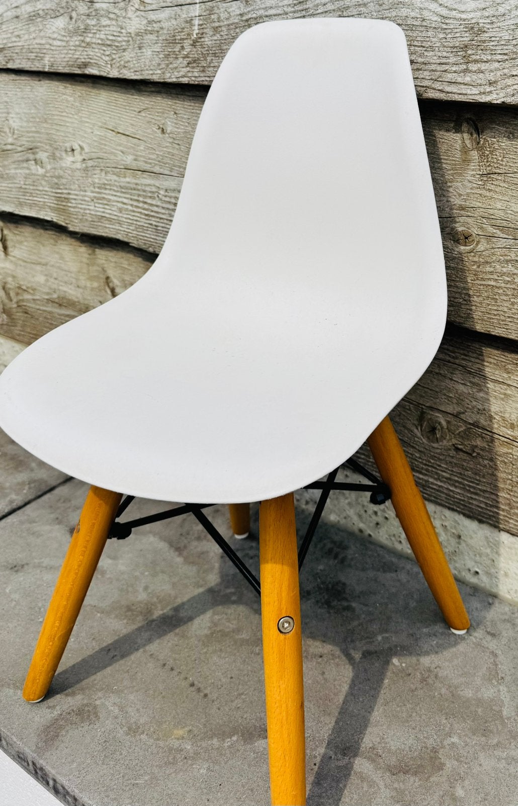 Kinderstoel/ kleuter stoel/  eames look, Kinderen en Baby's, Kinderstoelen, Ophalen, Zo goed als nieuw