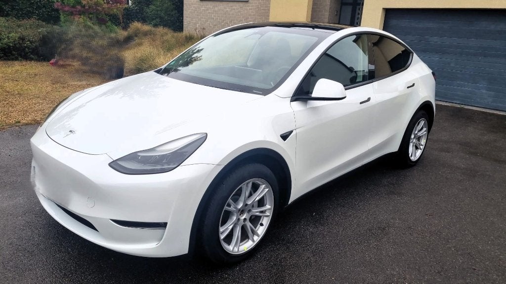 Tesla Y 2023 DUAL MOTOR AWD LR (514PK) - WIT -Trekhaak., Autos, 378 kW, Achat, Phares entièrement LED, Entretenue par le concessionnaire