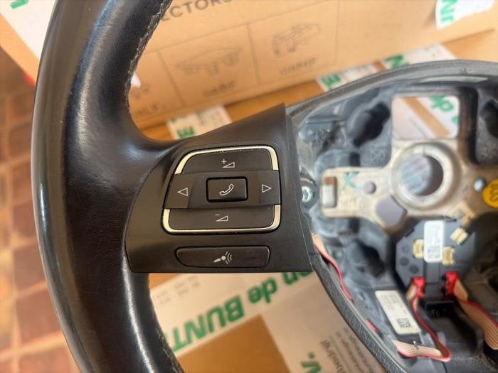 Stuurwiel van een Volkswagen Touran, Gebruikt, -, Volkswagen, -