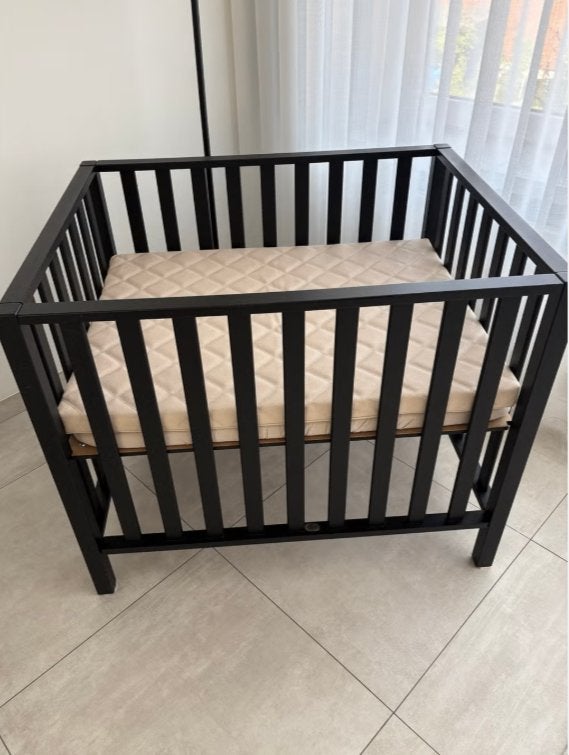 Boîte pour bébé en bois/parc, Enlèvement, Comme neuf, Rectangulaire, Réglable en hauteur