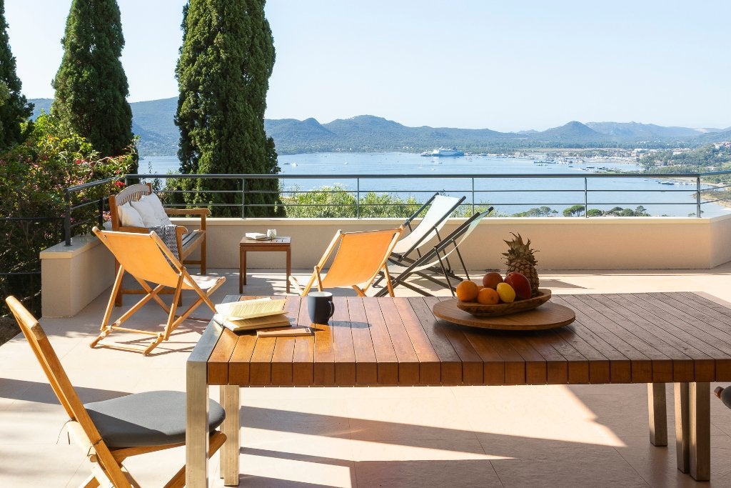 Villa in Corsica Porto Vecchio met zeezicht GEWARMD ZWEMBAD, Vakantie, Vakantiehuizen | Italië, 12 personen, 4 of meer slaapkamers