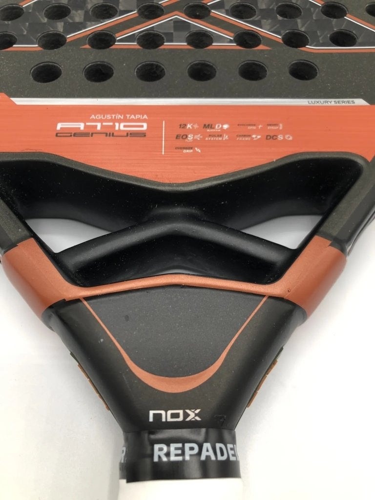 Nox AT10 Genius Attack 12K By Agustin Tapia 2025, Sports & Fitness, Padel, Raquette de padel, Enlèvement ou Envoi, -, Info@repadelstore.com
