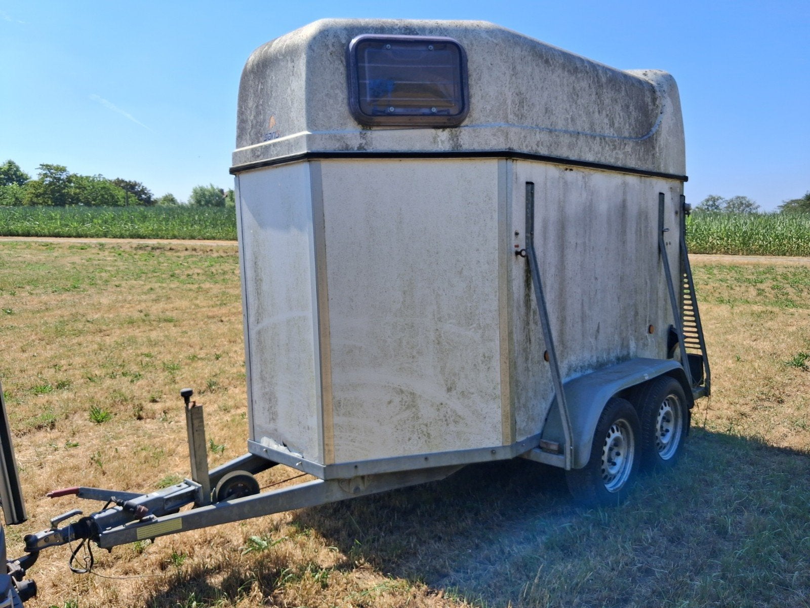 Saris Nairobi 2-paards paardentrailer – 2000 kg – dubbelas –, Ophalen, Hout
