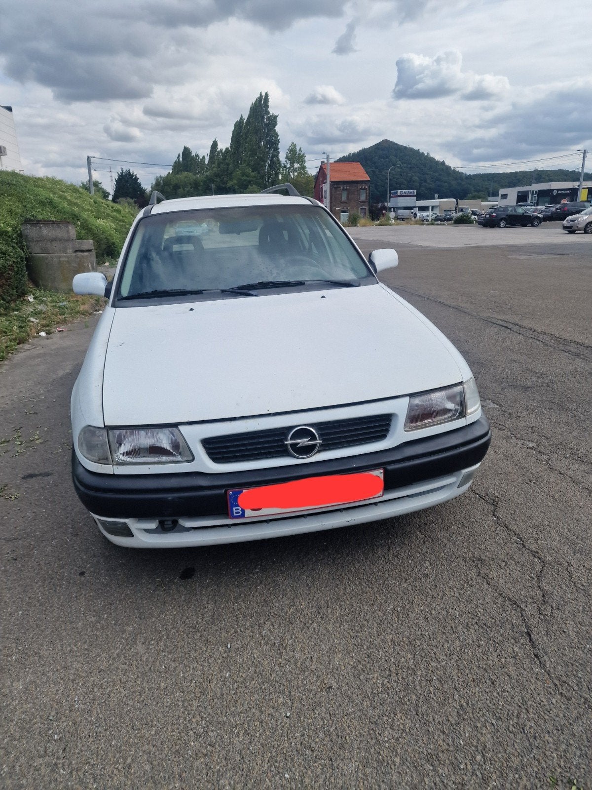 opel astra break 1.4i 90000km prêté à immatriculé ancêtres, Auto's, Oldtimers, Voorwielaandrijving, Stof, Wit, Particulier