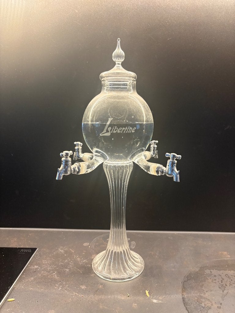 Fontaine à absinthe, Enlèvement