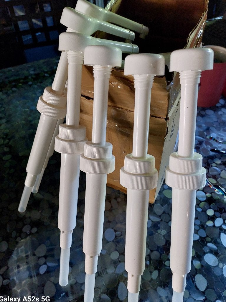 Pompe pour bidon 2000ml neuve, Neuf, Enlèvement ou Envoi, Autres types, Blanc