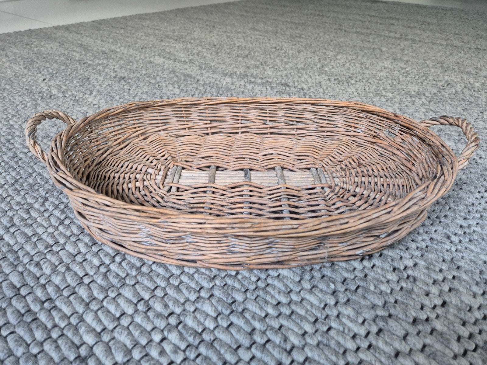 Nieuwe handgevlochten rieten mand /dienblad, Gevlochten, Mand, Nieuw, Ophalen of Verzenden