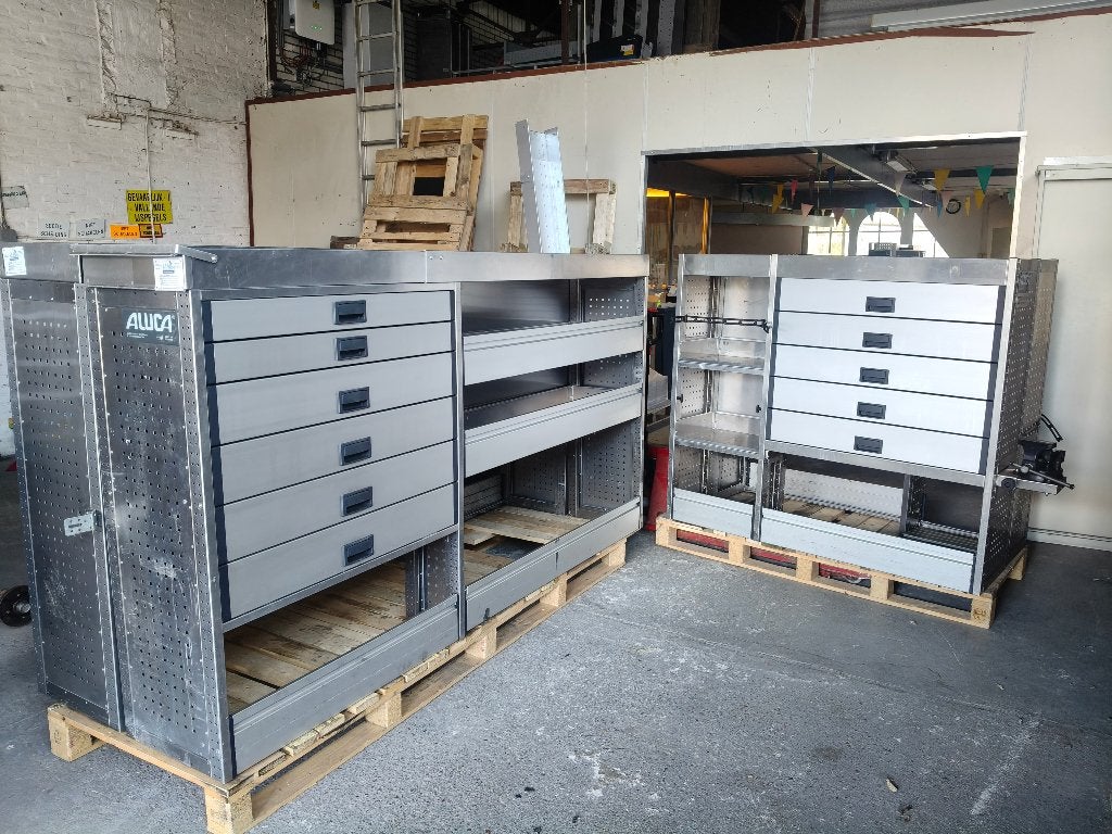 Aluca set (2606/08)kast 1en kast 2 € 2099, Ophalen, Zo goed als nieuw