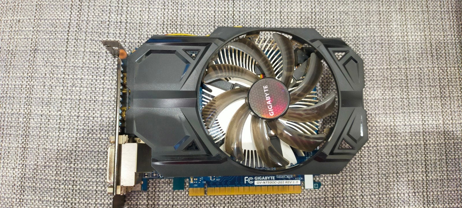Gigabyte. Gv-N7500 c. 2gGI. Rev : 1.0., Computers en Software, Videokaarten, Ophalen