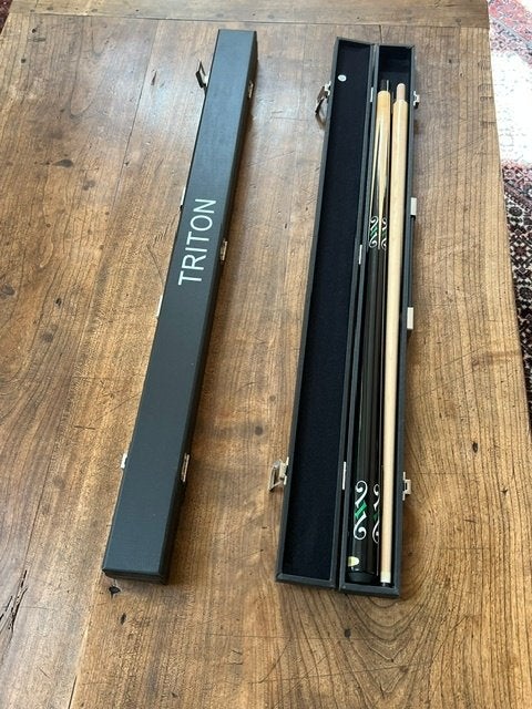 Triton Carom cue&case set No.4 (2 stuks), Sport en Fitness, Ophalen, Zo goed als nieuw, Keu of Ballen