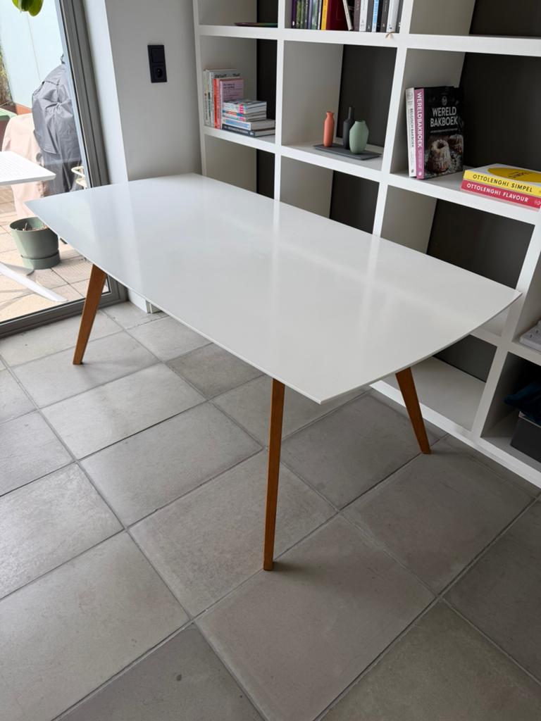 Tafel wit met eiken onderstel, 150 à 200 cm, Cinq personnes ou plus, Scandinavisch, Enlèvement