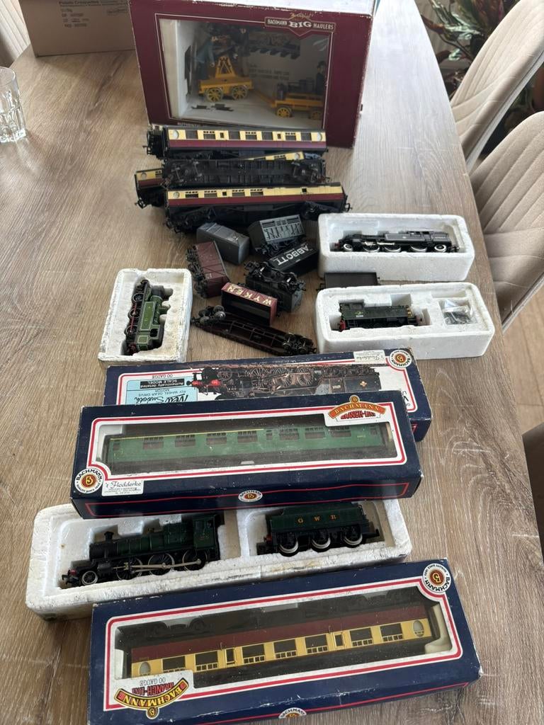 Trains miniatures Hornby & Bachmann, Envoi, Comme neuf