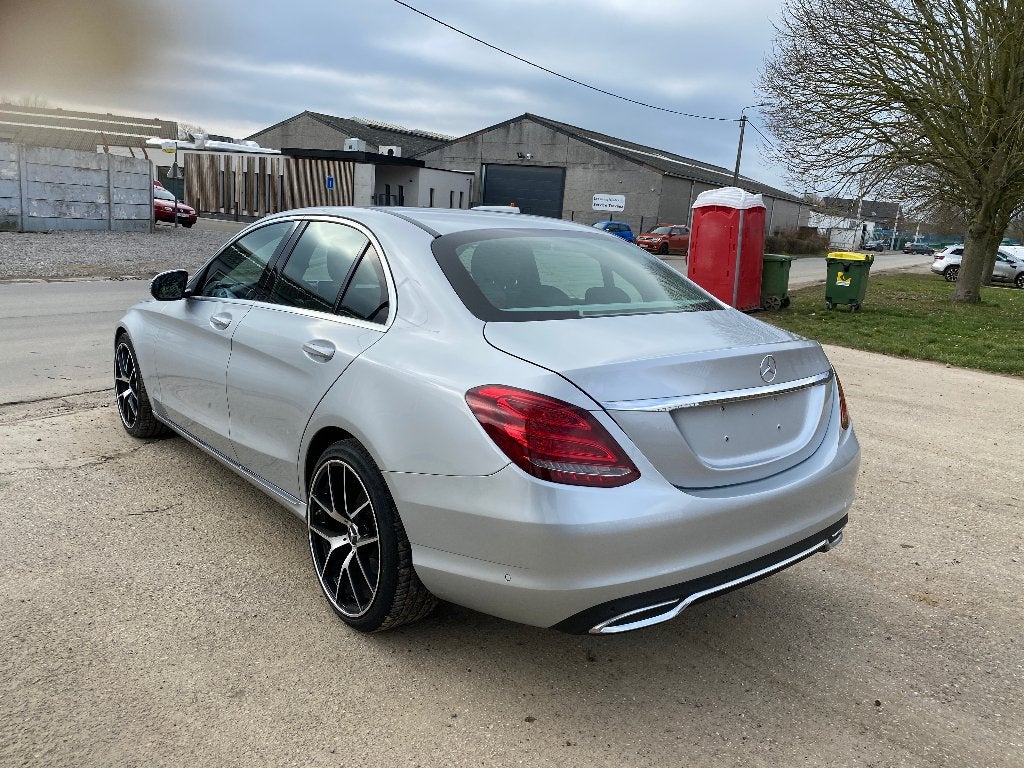 Mercedes-Benz C 180 Avantgarde automatique, Cuir, Argent ou Gris, Entreprise, Noir