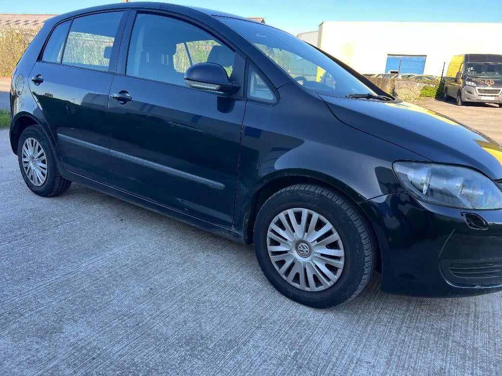 Volkswagen Golf Plus 1.6 Diesel Accidenté arrière, Auto's, Golf Plus, Euro 5, Bedrijf, 5 deurs