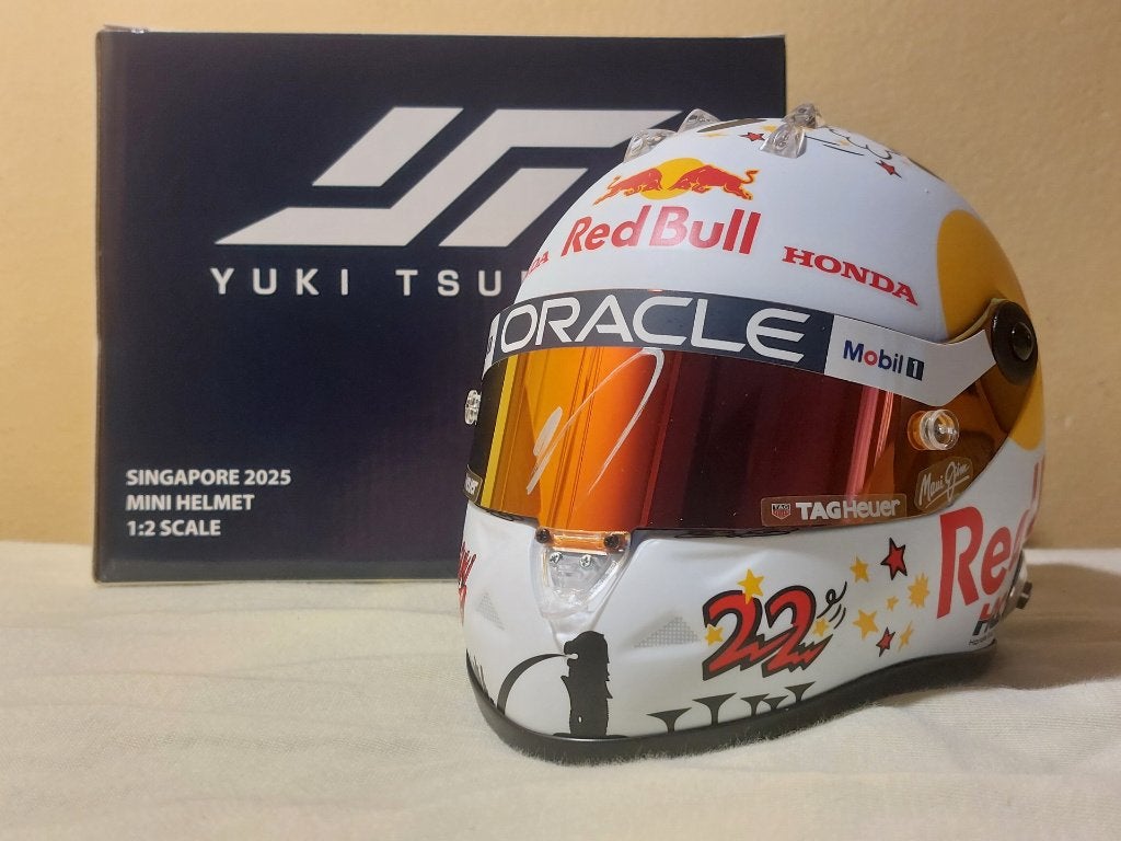 Mini-casque Yuki Tsunoda Singapore GP 2025 SIGNED 1:2, Envoi, Neuf, ForTwo