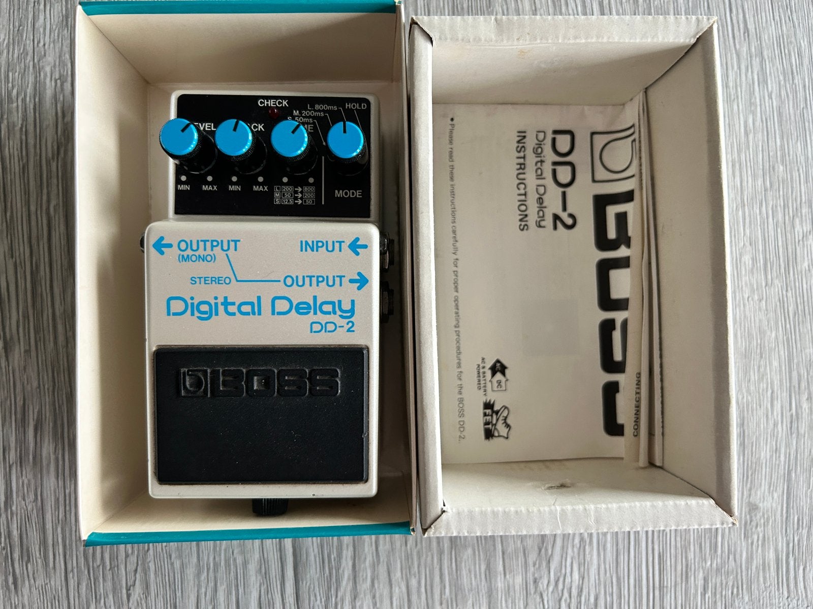 Boss dd-2 made in japan mint + box, Musique & Instruments, Enlèvement ou Envoi, Comme neuf