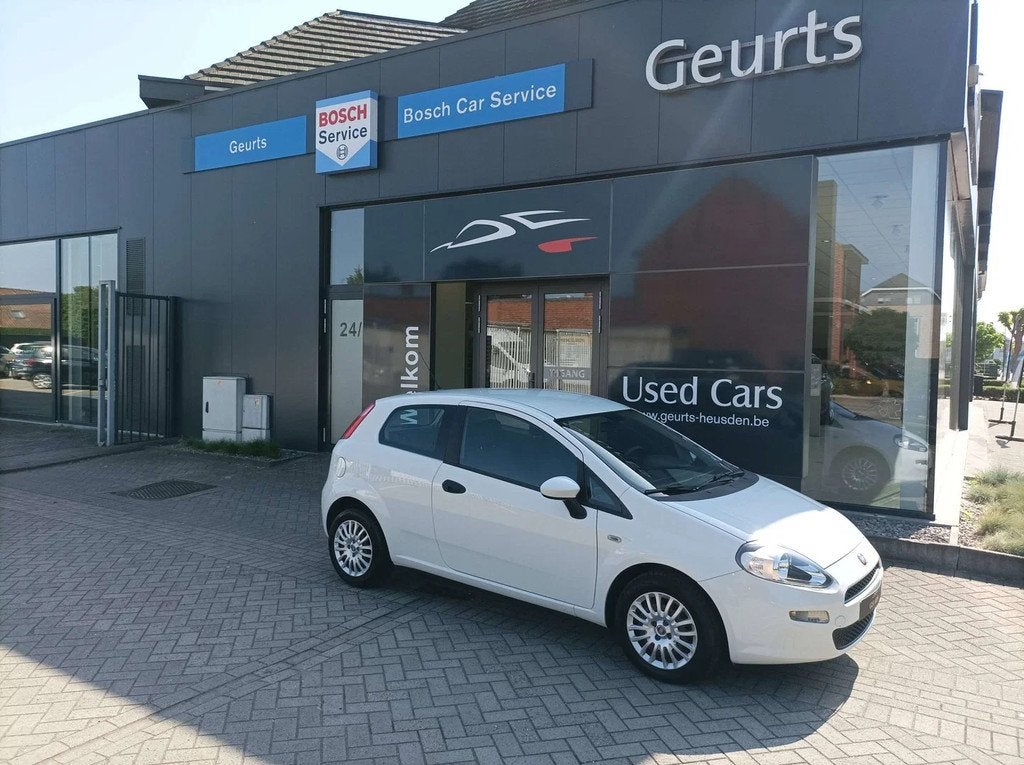 Fiat Punto 12i Young 12Maand garantie (bj 2015), Auto's, Fiat, Stof, Gebruikt, Bedrijf, Punto