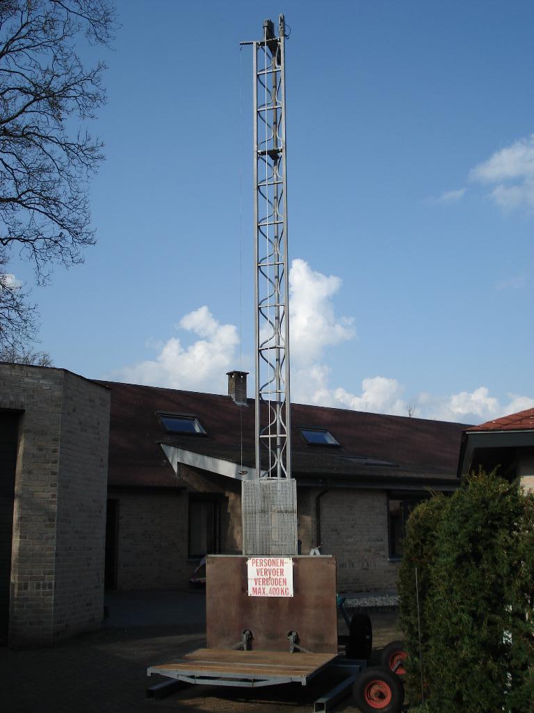 prima in orde gebrachte NEKO bouwlift 9 m /380 v, Doe-het-zelf en Bouw, Ophalen, Gebruikt, Bouwlift