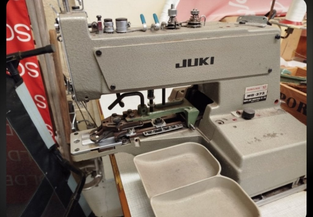 Machine à coudre industrielle pour coudre des boutons, Autres marques, Machine à coudre, Industrie, Enlèvement