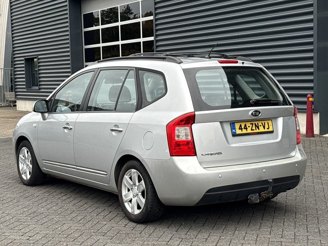 Kia Carens 2.0 CVVT X-ecutive | Airco | Trekhaak, Autos, Ordinateur de bord, Argent ou Gris, Achat, Entreprise