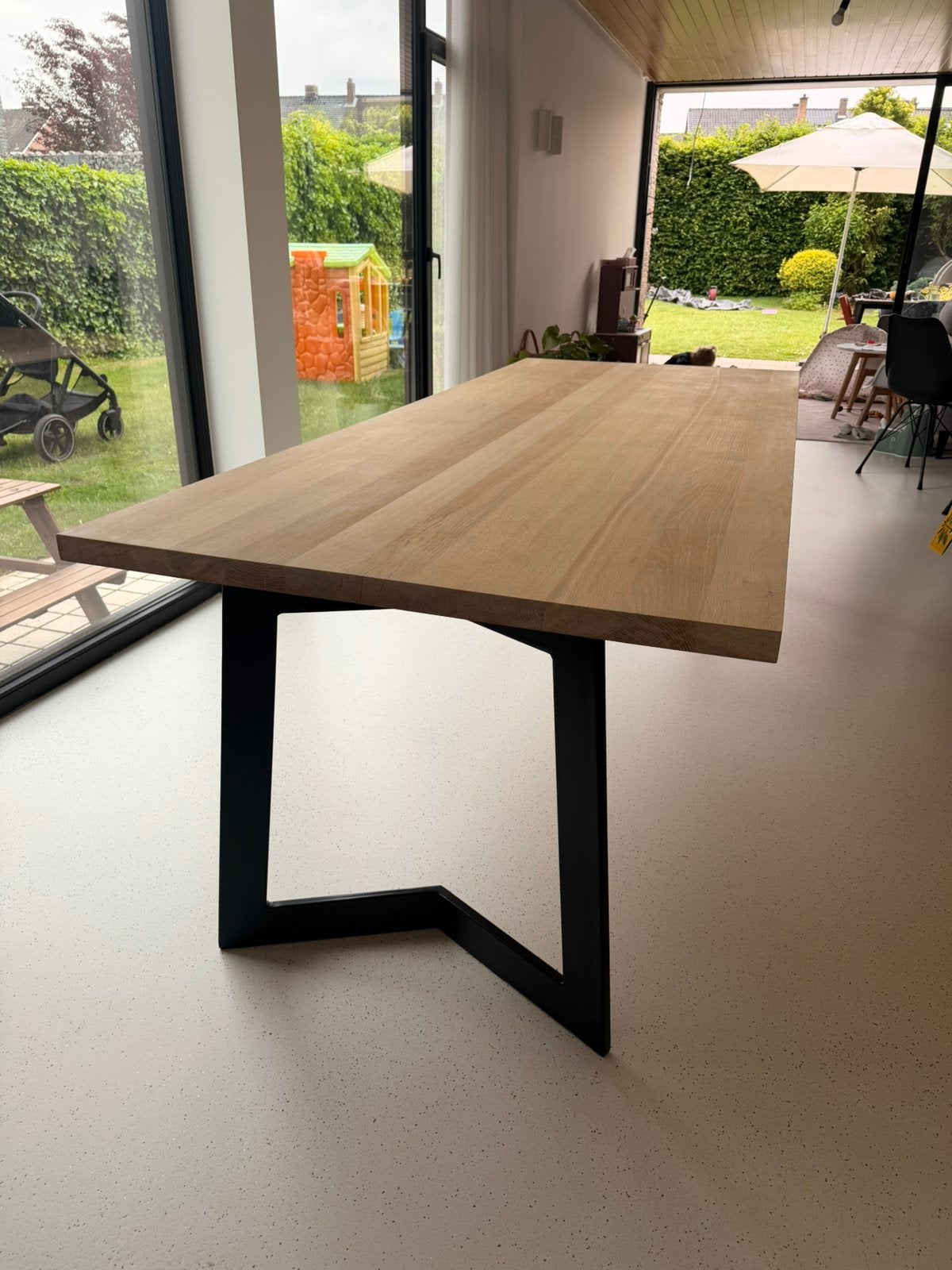 Massief eiken tafel, Ophalen, Zo goed als nieuw