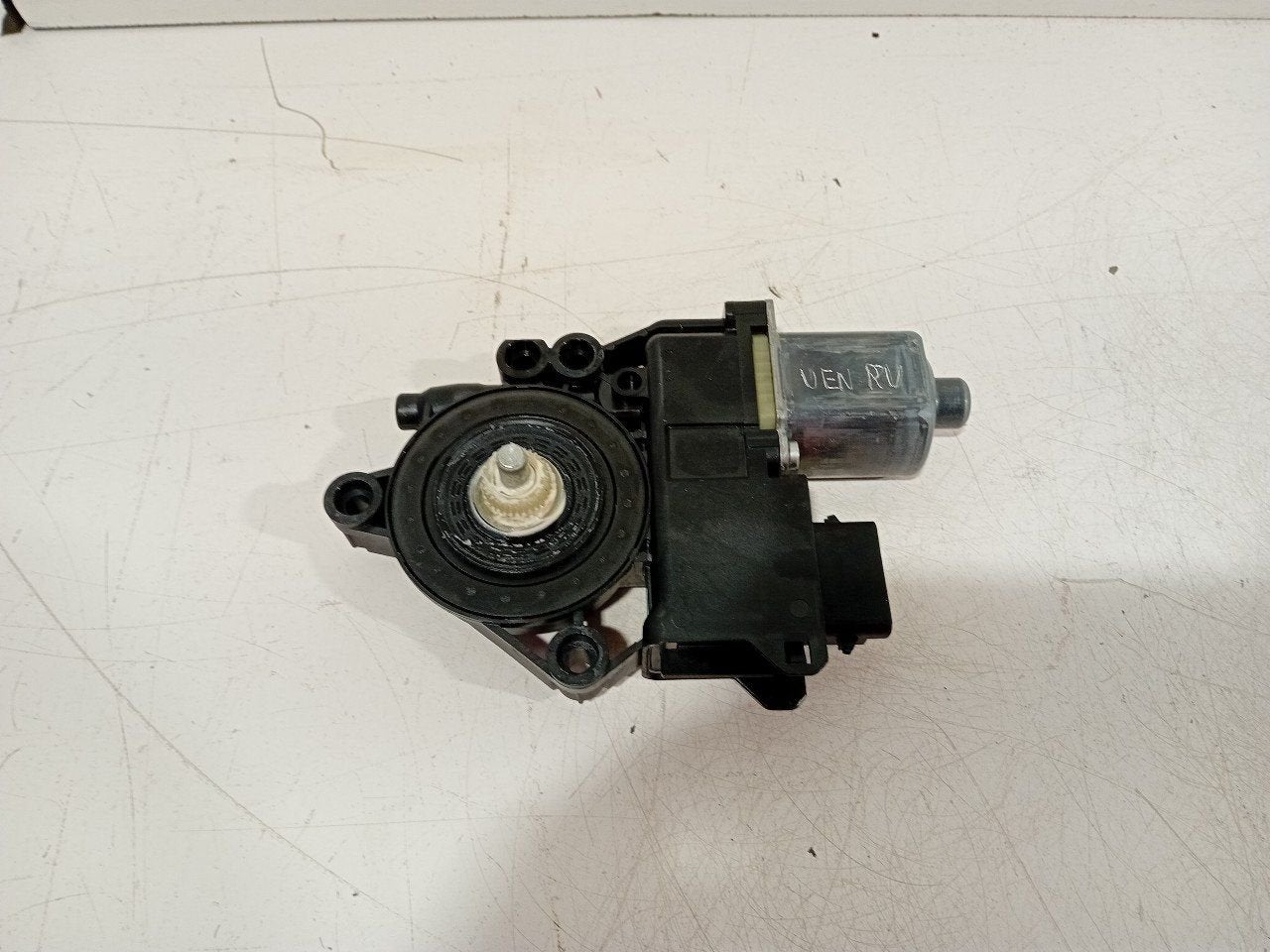 Motor raammechaniek elektrisch rechts voor Hyundai iX 20, Onderdelen@venauto.nl, Van der Ven Autorecycling B.V., Gebruikt, Ettenseweg 76, 4706 PB Roosendaal, The Netherlands