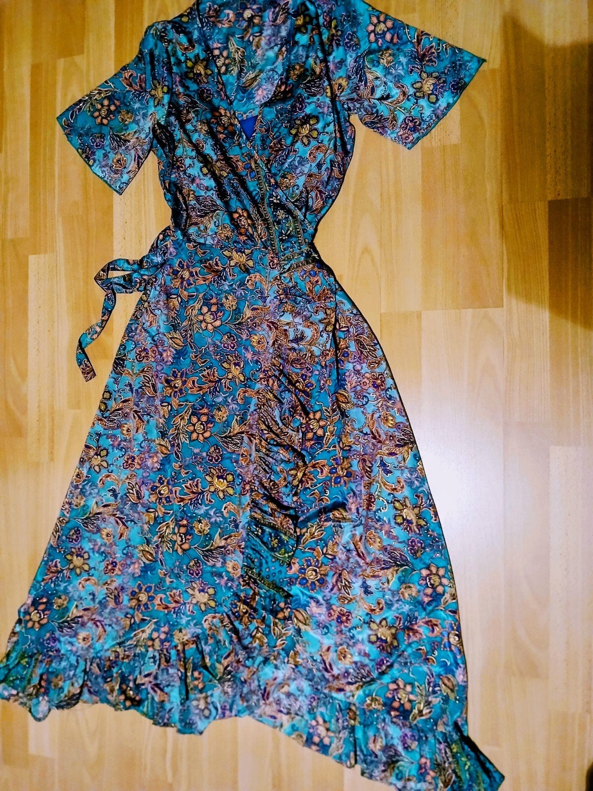 Robe portefeuille unique + bas, Vêtements | Femmes, Taille 38/40 (M), Comme neuf, Multicolore, Sous le genou