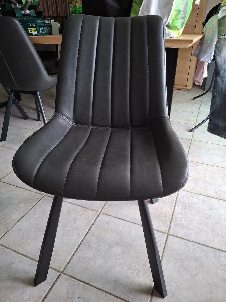 Zes eetkamer stoelen in nieuw staat, Enlèvement