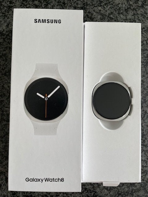 Galaxy watch 8  - 40 mm - 4G  - met 6 bandjes, Gebruikt, Ophalen of Verzenden, Samsung Galaxy watch8 (40mm), Android
