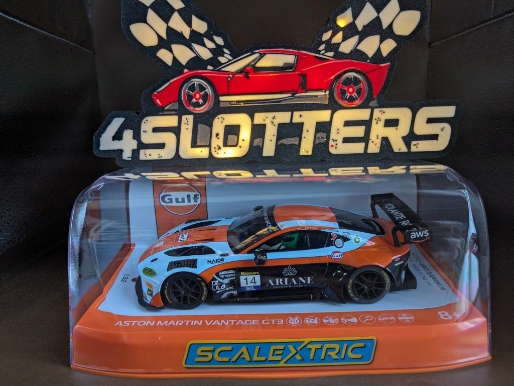 Scalextric Aston Martin Vantage GT3 #14 Bathurst 2025  Gulf, Hobby en Vrije tijd, Modelauto's | 1:32, Gebruikt, Auto, Overige merken