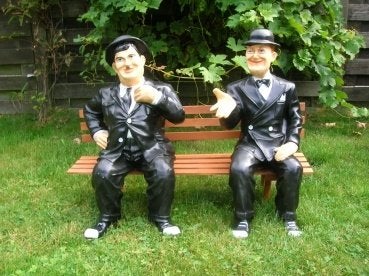 Laurel en Hardy op bankje, Ophalen