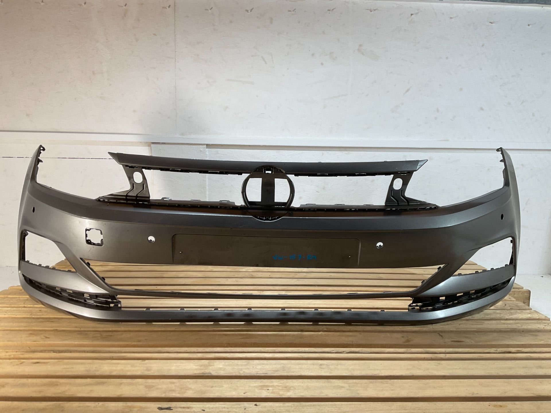 Bumper Volkswagen POLO 2G 2G0807221 17-21 4xpdc Voorbumper V, Auto-onderdelen, Gebruikt, Volkswagen AG, Vw@volkswagen.de, Bumper