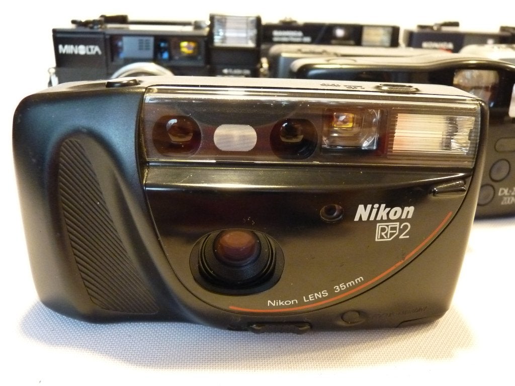 9 photo camera : Nikon, Fuji, Minolta, Pentax, Konica, Braun, Enlèvement ou Envoi, Comme neuf, Compact, Nikon