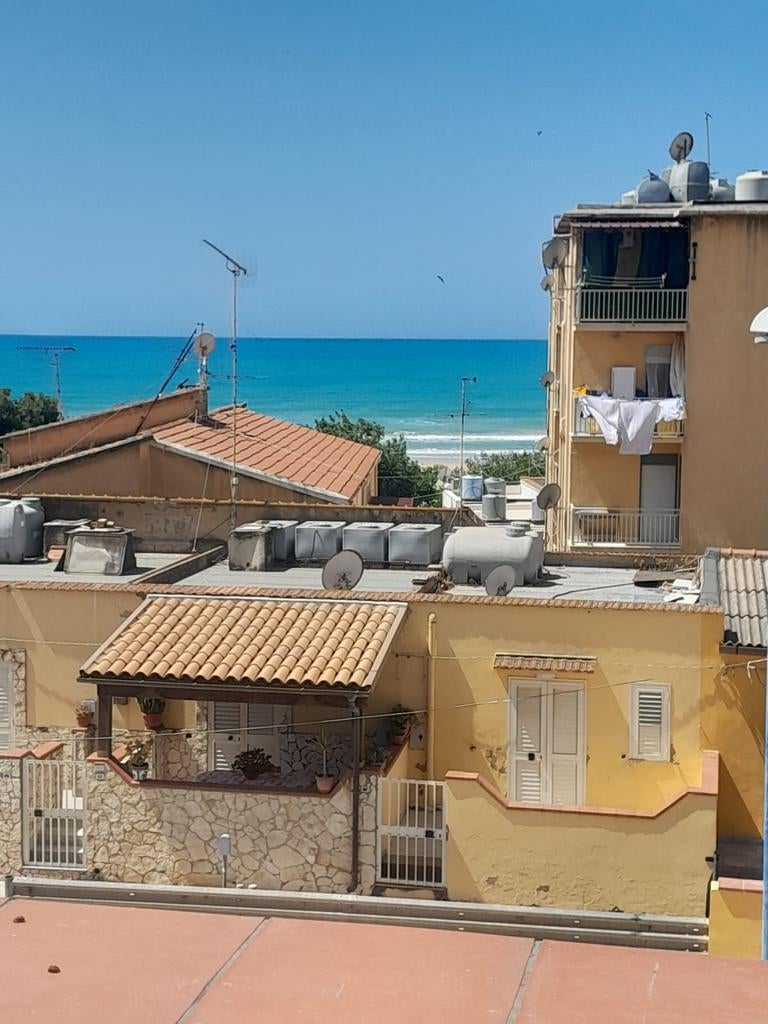 Maison a 50m de la mer pour max 6 pers, Immo