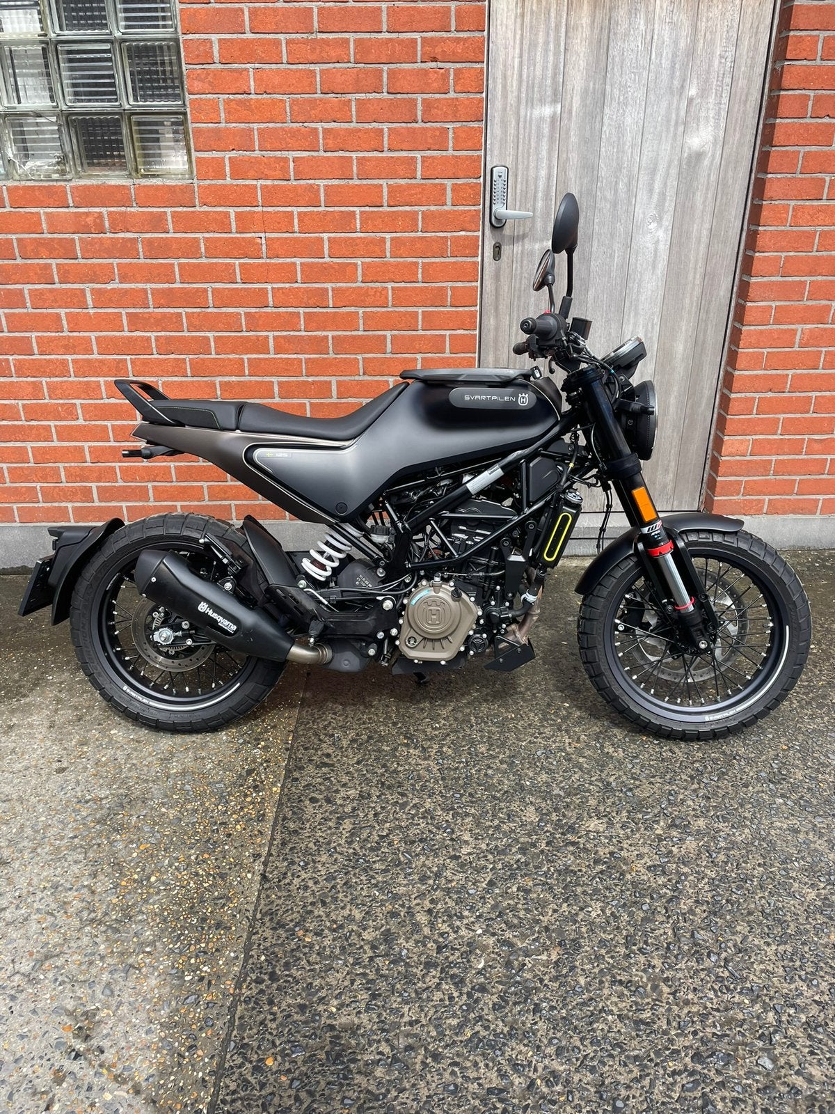 Husqvarna Svartpilen 125, Motoren, LED Verlichting, Bedrijf, 125 cc, 11 kW of minder