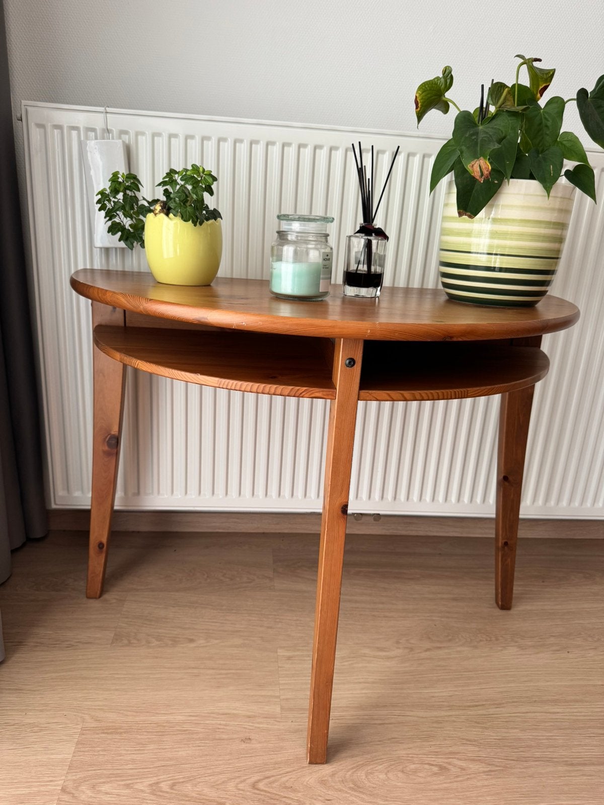 Bijzet tafel half rond, Ophalen, Zo goed als nieuw, Rond
