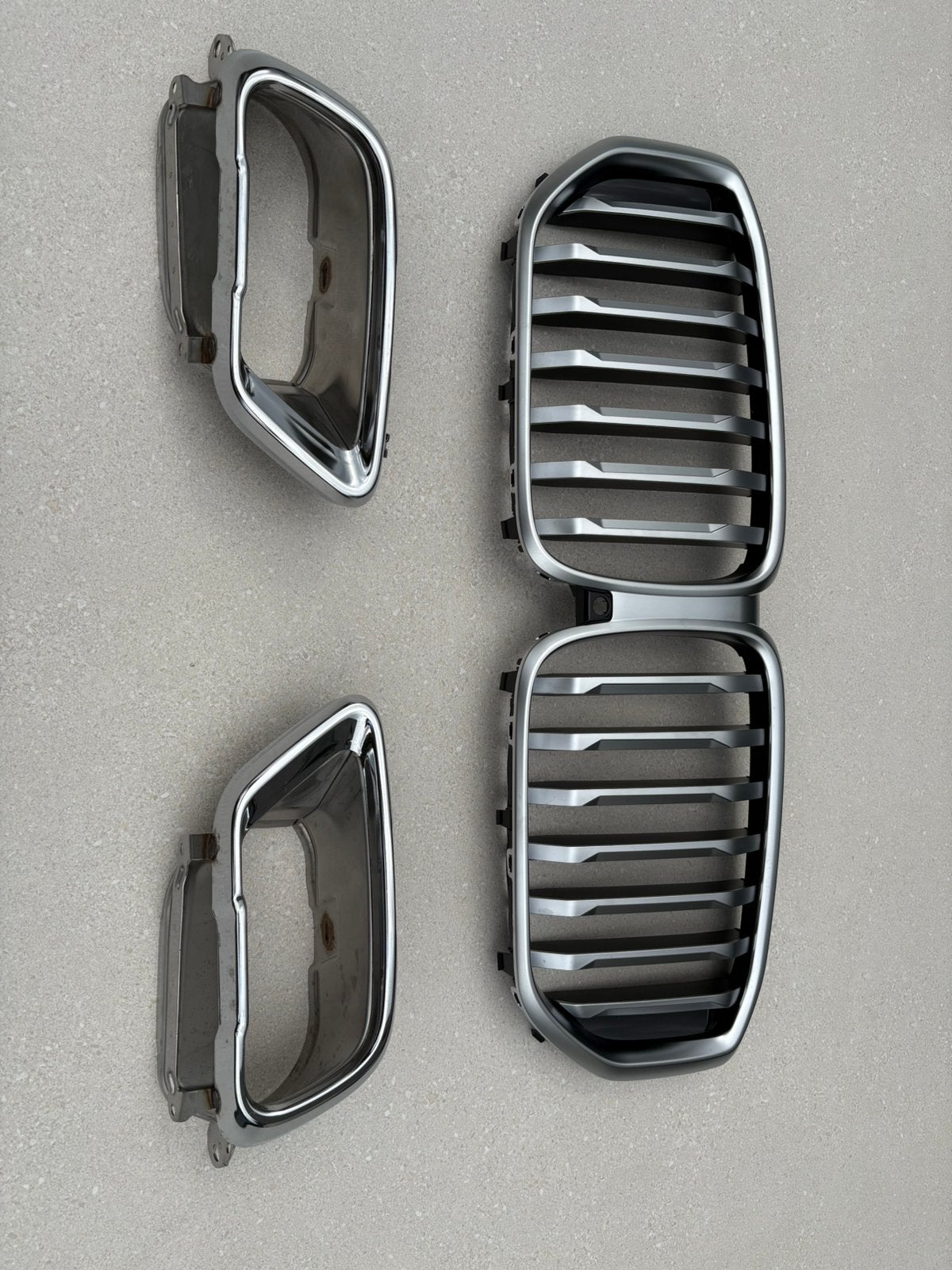 Grill en 2 uitlaat-sierstukken BMW X5 50e G05 LCI, Ophalen of Verzenden, BMW