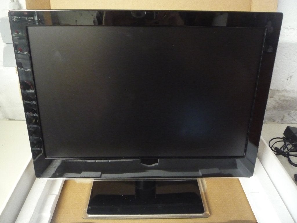 Qmedia LED Q1119, Computers en Software, Monitoren, Gebruikt, LED, Ophalen