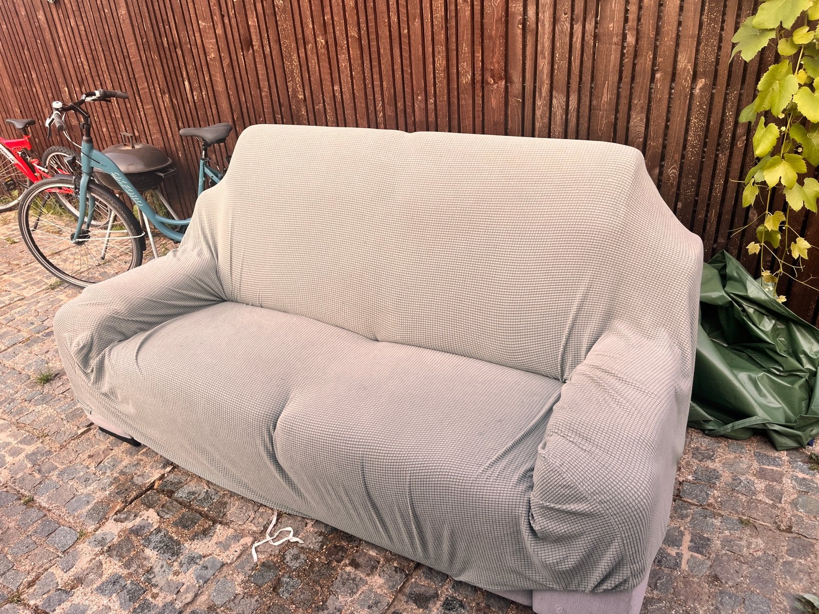 Grijze stoffen zetel twee zit, Maison & Meubles, Canapés | Salons, 200 à 250 cm, Banc droit, Enlèvement, Utilisé