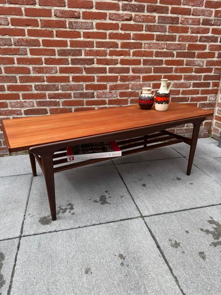 Dutch design coffee table, Ophalen