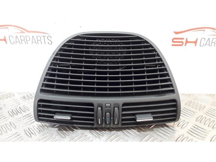 Grille aération tableau de bord d'un Mercedes CL, 3 mois de garantie, Utilisé, -, -