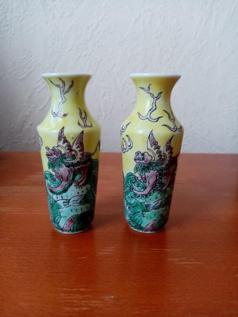 Paar Chinese porseleinen vazen jaren 70 10cm, Antiek en Kunst, Antiek | Vazen, Ophalen of Verzenden