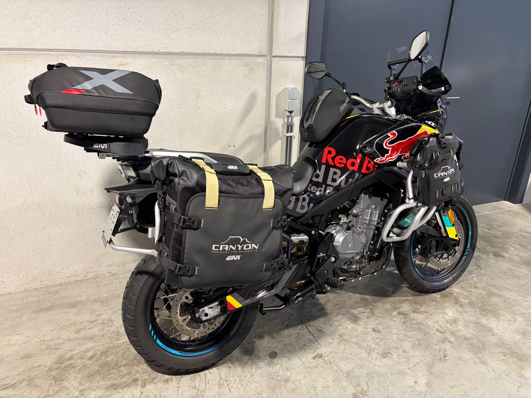 CFMOTO MT800 Sport vol opties (bj 2025), Motoren, Meer dan 35 kW, Handgeschakeld, Gebruikt, Bedrijf
