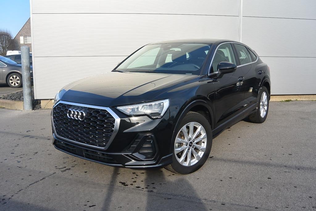 Audi Q3 1.5 TFSI Sportback, Auto's, Voorwielaandrijving, 4 cilinders, Zwart, Leder