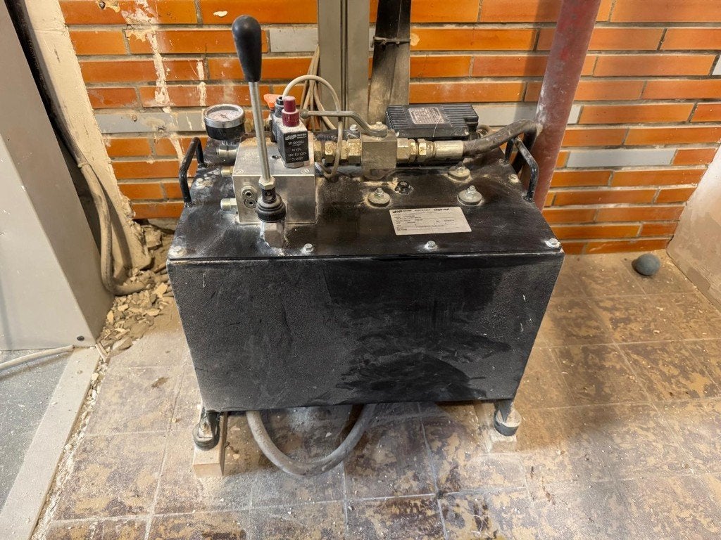 moteur d'ascenseur et son tableau électrique, Bricolage & Construction, Enlèvement, Utilisé, Moteur électrique