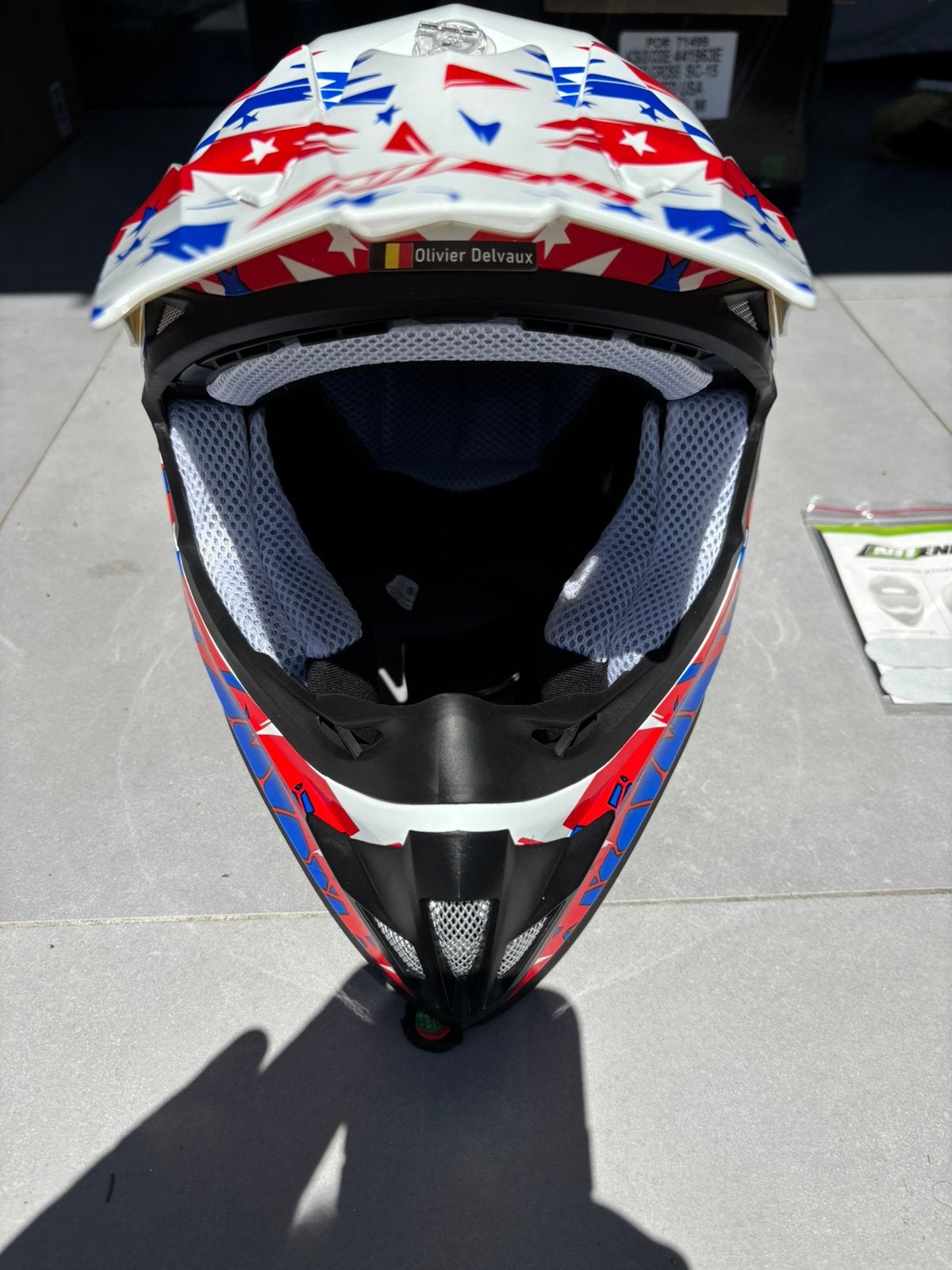 Casque neuf jamais porté taille M/L, Enlèvement ou Envoi, M