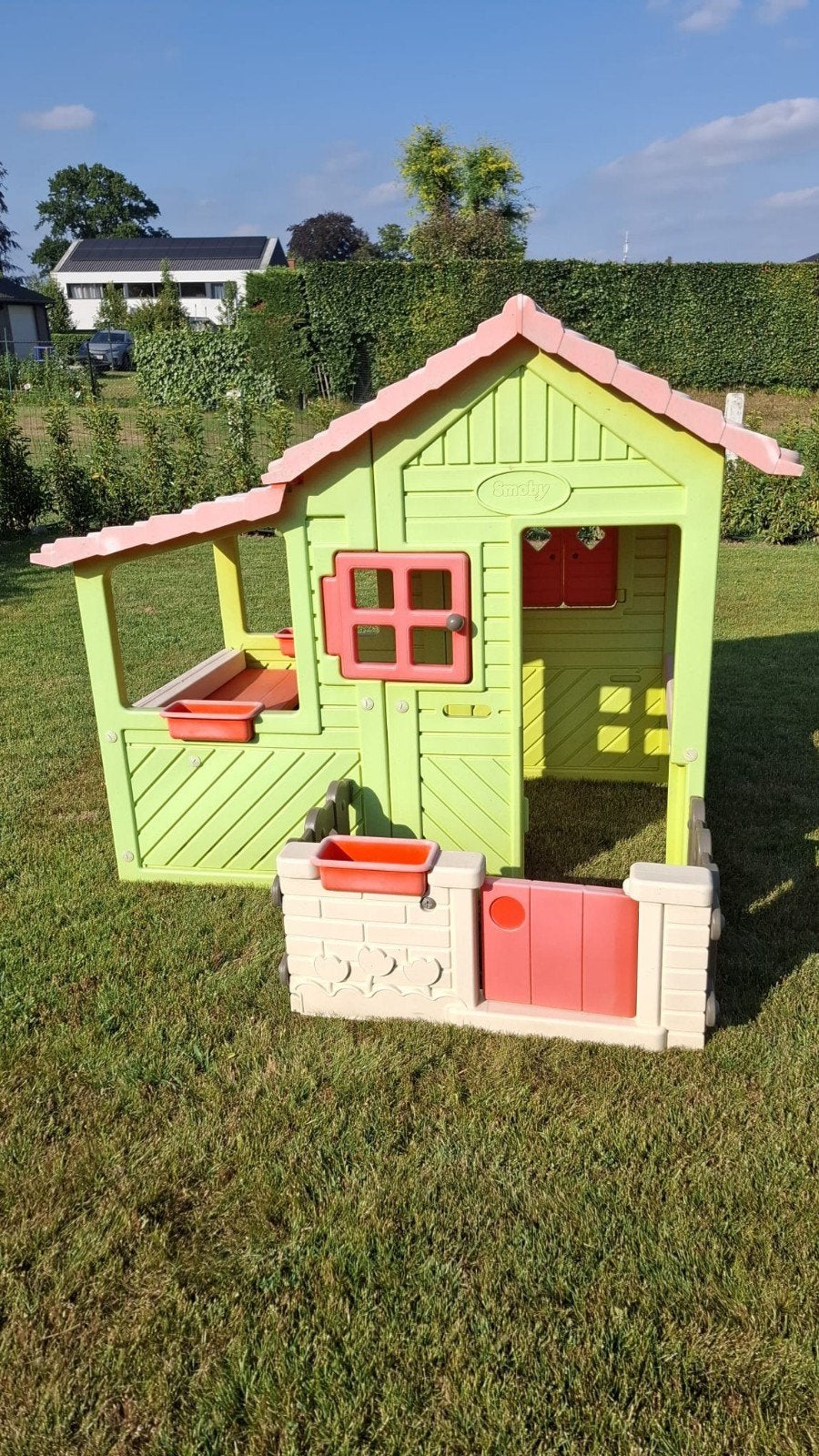 Smoby speelhuisje met voortuin, tafel en bloembakjes., Kinderen en Baby's, Ophalen