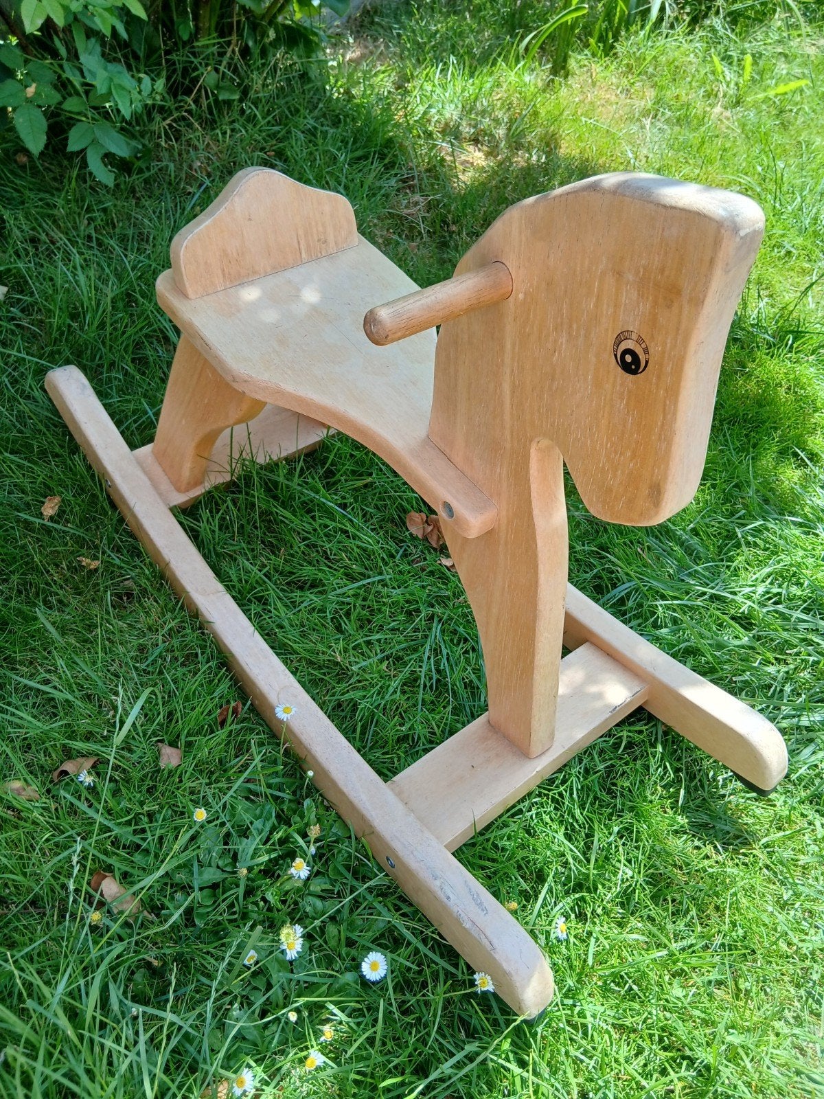 Cheval à bascule en bois, Enlèvement