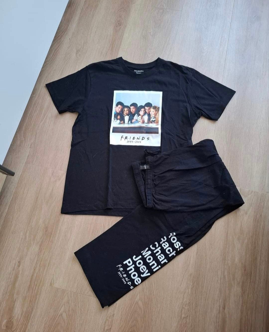 Pyjama FRIENDS UNDIZ maat M, Kleding | Dames, Pyjama's, Undiz, Ophalen of Verzenden, Zo goed als nieuw, Maat 38/40 (M)